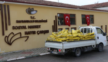 HAYIR ÇARŞISI İHTİYAÇ SAHİPLERİNİN YÜZÜNÜ GÜLDÜRÜYOR