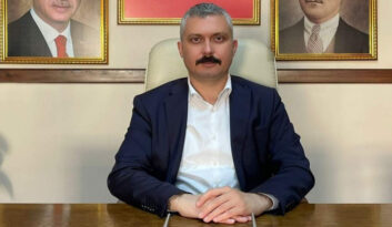 AV. MEHMET SARI,“MOR BAYRAĞI DİKSİNLER ASLANLAR SOSYAL TESİSLERİNE”