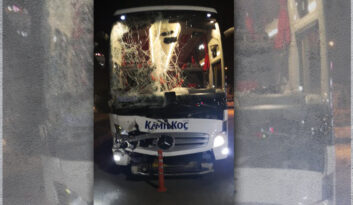 YOLCU OTOBÜSÜ KAZA YAPTI