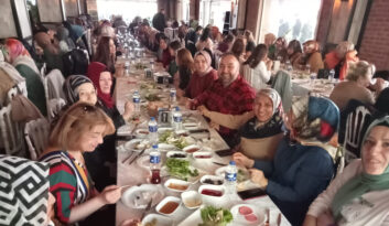 ÖZ SAĞLIK-İŞ SENDİKASINDAN ANNELER GÜNÜNE ÖZEL KAHVALTI PROGRAMI