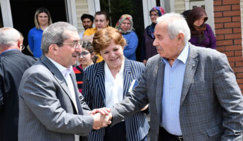 VERGİLİ, SAHALARA İNEREK VATANDAŞLARIN TALEPLERİNİ DİNLEDİ