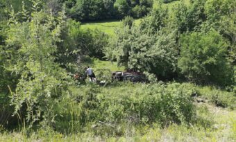 Kontrolden Çıkan Otomobil Şarampole Yuvarlandı: 3 Yaralı