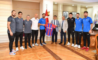 KARABÜK İDMAN YURDU TEKNİK HEYET VE FUTBOLCULARDAN GÜREL’E ZİYARET