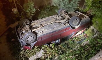 OTOMOBİL APARTMANIN BAHÇESİNE UÇTU