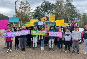 JANDARMADAN ÖĞRENCİLERE HAYVAN HAKLARI EĞİTİMİ