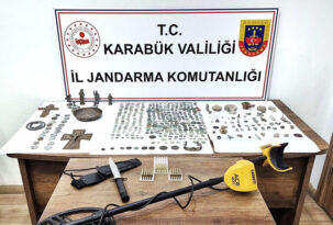 TARİHİ ESERLERİ SATARKEN SUÇÜSTÜ YAKALANDILAR