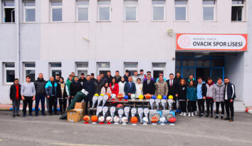 OVACIK SPOR LİSESİNE SPOR MALZEMESİ DESTEĞİ YAPILDI