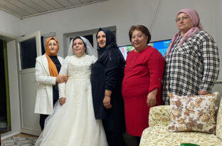 ZİHİNSEL ENGELİ OLAN FATMA, GELİNLİK HAYALİNE KAVUŞTU