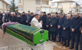 Depremde Hayatını Kaybeden 8 Aylık Hamile Öğretmen Toprağa Verildi