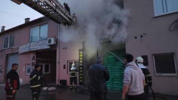 KARABÜK’TE KÖMÜR SATIŞ DÜKKANINDA YANGIN