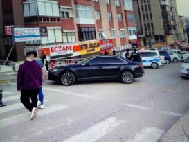 OTOMOBİL İLE MOTOSİKLET ÇARPIŞTI : 2 YARALI