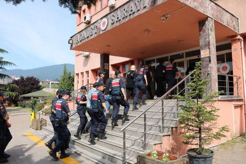 FETÖ ÜYELERİNİ YURT DIŞINA KAÇIRANLARA OPERASYON