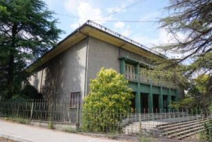 DEĞERLERİMİZ ÇÜRÜYOR