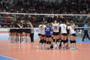 İŞİTME ENGELLİLER VOLEYBOL KADIN MİLLİ TAKIMI AVRUPA İKİNCİSİ OLDU