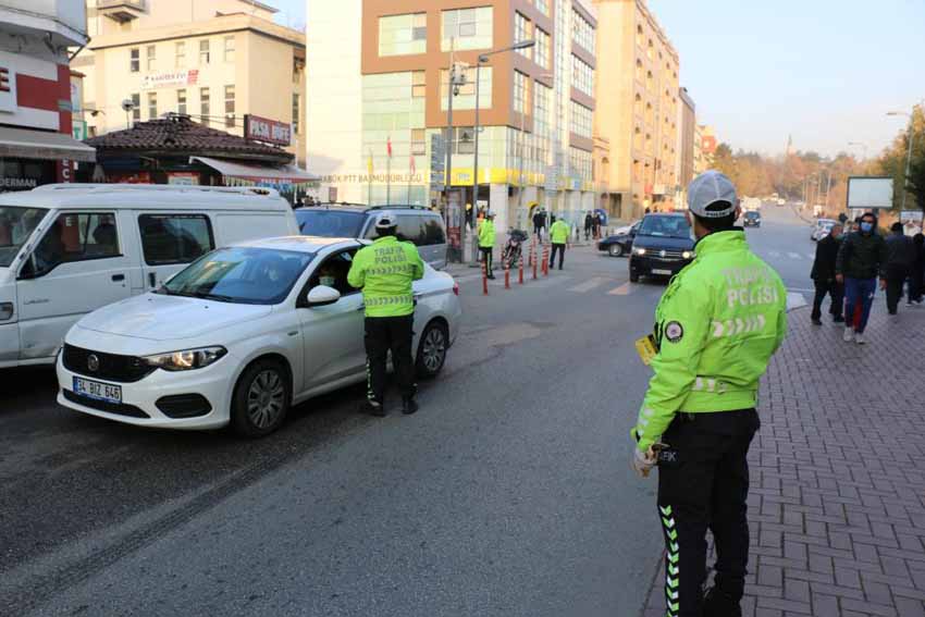 KARABÜK’TE 771 SÜRÜCÜYE 1 MİLYON 731 BİN 629 LİRA CEZA KESİLDİ