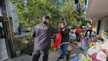 KARABÜK’TE ÇÖP EVDEN İKİ KAMYON ÇÖP ÇIKTI