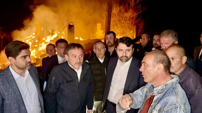 AK PARTİ MİLLETVEKİLLERİ YANGIN BÖLGESİNDE İNCELEMEDE BULUNDU