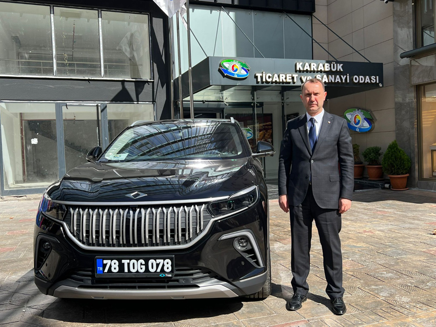 KARABÜK TSO YENİ HİZMET ARACI TOGG’U TESLİM ALDI