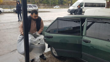 KAR YAĞIŞINA SONRASI SÜRÜCÜLER OTO LASTİKÇİLERE AKIN ETTİ