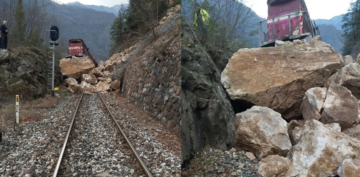 DEMİR YOLUNA DÜŞEN KAYALAR YÜK TRENİNİ RAYDAN ÇIKARDI
