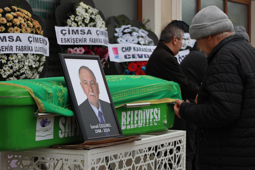 CHP MECLİS ÜYESİ ÖZGÜREL TOPRAĞA VERİLDİ