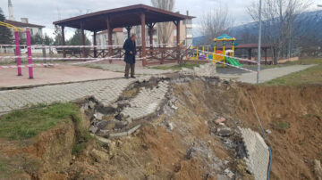 ÇOCUK PARKINDA ÜÇÜNCÜ KEZ HEYELAN MEYDANA GELDİ