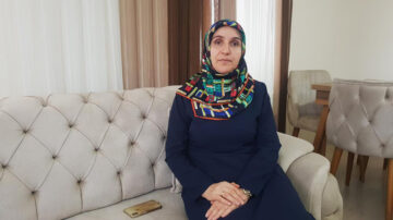 DEPREMZEDE ANNEDEN YÜREKLERİ BURKAN SÖZLER