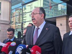SANDIKLAR AÇILDI, OY SAYIMI DEVAM EDİYOR