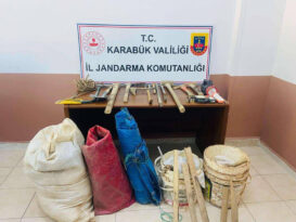 KAÇAK KAZI YAPATKEN SUÇÜSTÜ YAKALANDILAR