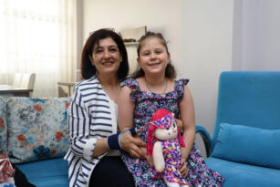 EVDE EĞİTİM GÖREN RÜYA ÇAKIR’DA KARNESİNİ ALDI