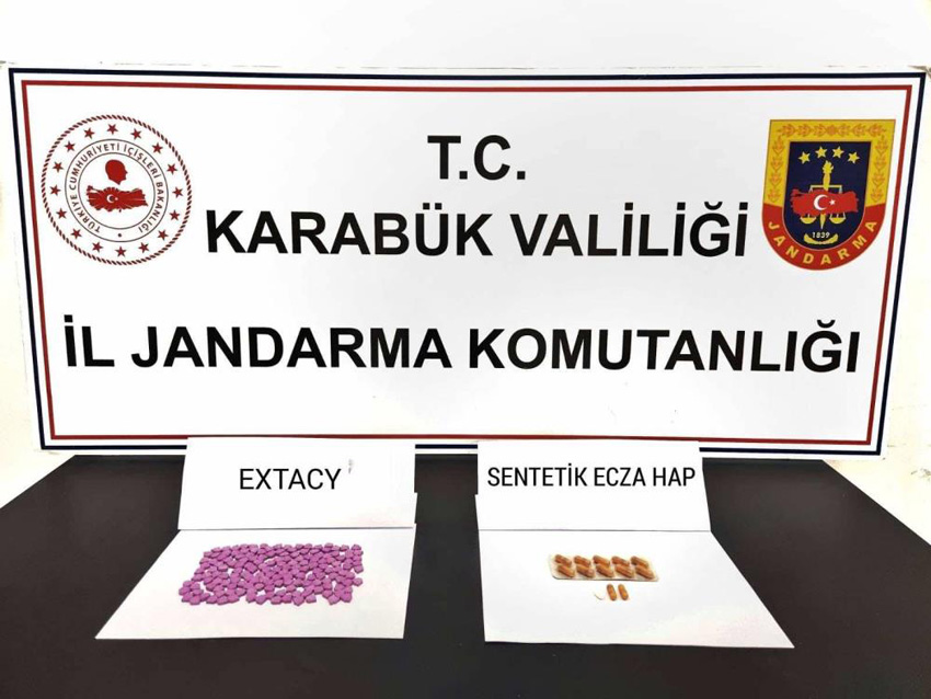 UYUŞTURUCU HAPLARLA YAKALANAN ŞÜPHELİ ADLİYEDE