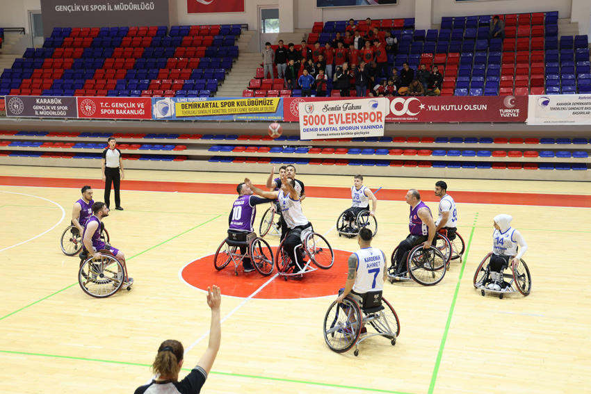 DEMİR KARTALLAR YİNE ESTİ