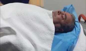 ESKİ MUHTAR BIÇAKLA YARALANDI