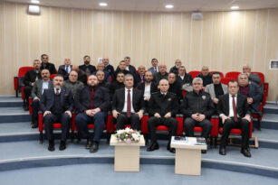 MUHTARLAR TOPLANTISI VALİ YAVUZ BAŞKANLIĞINDA YAPILDI.