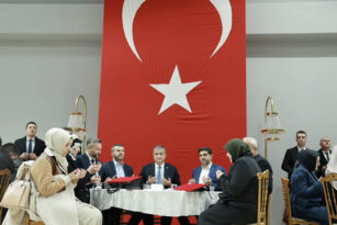 ŞEHİTLERE VEFA GECESİ DÜZENLENDİ