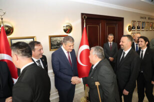 BAYRAMLAŞMA TÖRENİ VALİLİKTE YAPILDI