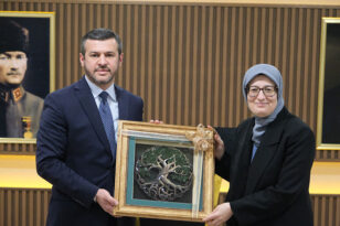 GENEL BAŞKAN YARDIMCISI UYGUR’DAN KARABÜK BELEDİYESİNE ZİYARET