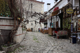 SAFRANBOLU’DA İTFAİYE GEÇİŞLERİ İÇİN SOKAKLAR AÇILDI