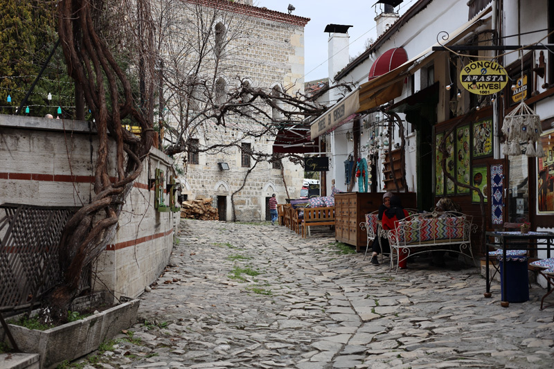 SAFRANBOLU’DA İTFAİYE GEÇİŞLERİ İÇİN SOKAKLAR AÇILDI
