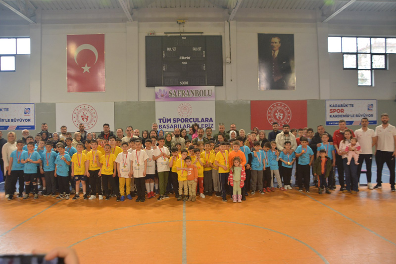 MİNİ MİNİ HENTBOL ŞENLİĞİ TAMAMLANDI