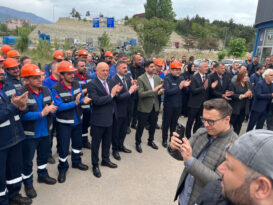 HAK İŞ 1 MAYIS’I KARDEMİR’DE KUTLADI