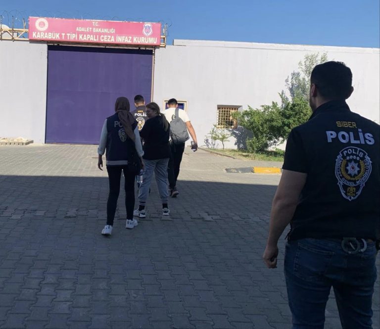 16 KİŞİYİ 10 MİLYON DOLANDIRAN 4 KİŞİ TUTUKLANDI