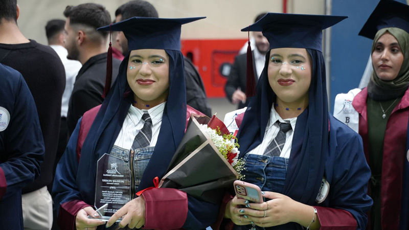 FASLI İKİZLER KARABÜK ÜNİVERSİTESİNİ DERECEYLE BİTİRDİ