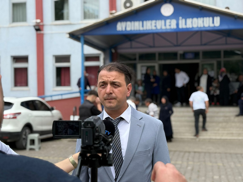 AYDINLIKEVLERİN YENİ MUHTARI CEYLAN OLDU