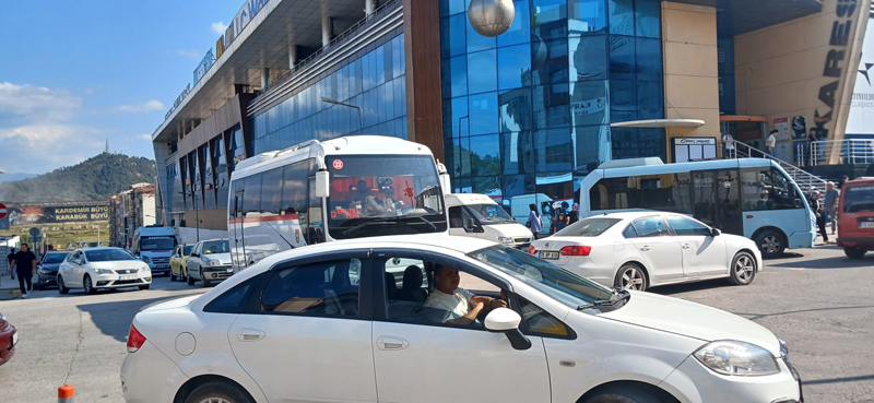 KARABÜK’TE TRAFİĞE KAYITLI ARAÇ SAYISI 82 BİN 82 OLDU
