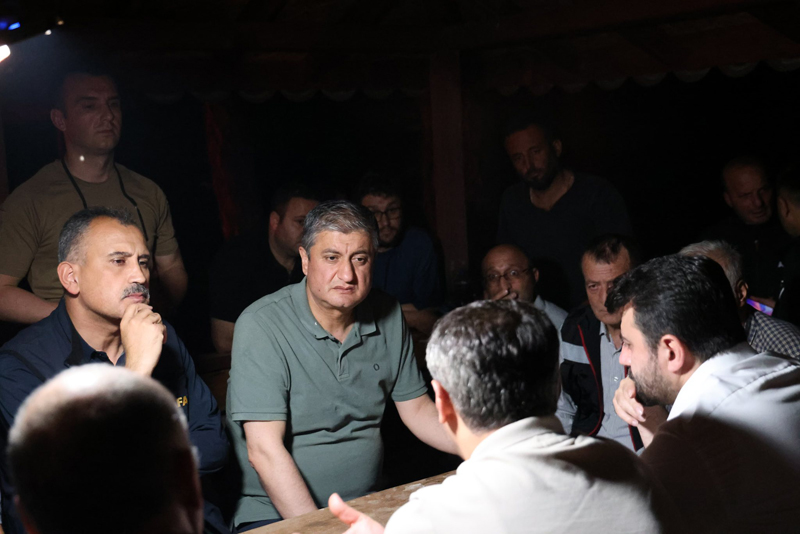 VALİ MUSTAFA YAVUZ, DAVUTLAR KÖYÜ’NDE İNCELEMELERDE BULUNDU.