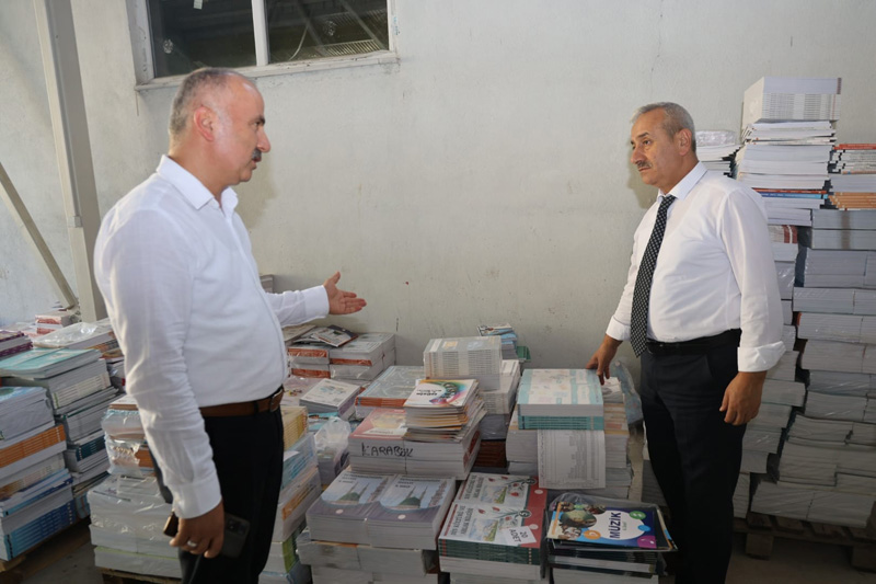 ÜCRETSİZ DERS KİTAPLARININ DAĞITIMINA BAŞLANDI