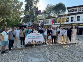 AVRUPA’DA YAŞAYAN GENÇLER KARABÜK’TE KÜLTÜR YOLCULUĞUNA ÇIKTI
