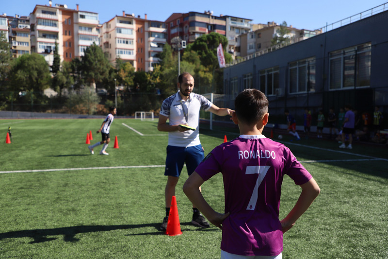 GSB SPOR OKULLARINDA FUTBOLCULARA YETENEK TARAMASI YAPILDI