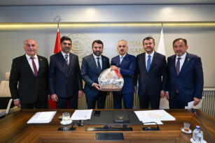 ULAŞTIRMA BAKANLIĞI’NDA KARABÜK İÇİN STRATEJİK GÖRÜŞME